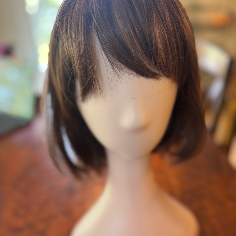 Raquel Welch Classic Cut in bronzed sable
